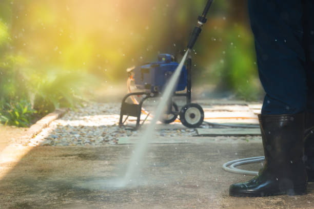 Best Pool Deck Cleaning  in Home Gardens, CA